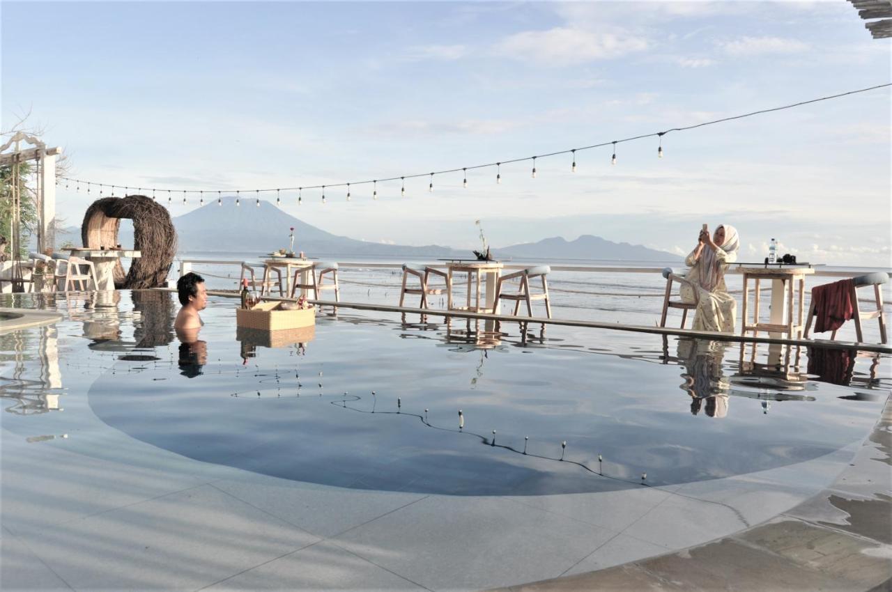 Ocean Terrace Suite And Spa Luxury Batununggul ภายนอก รูปภาพ