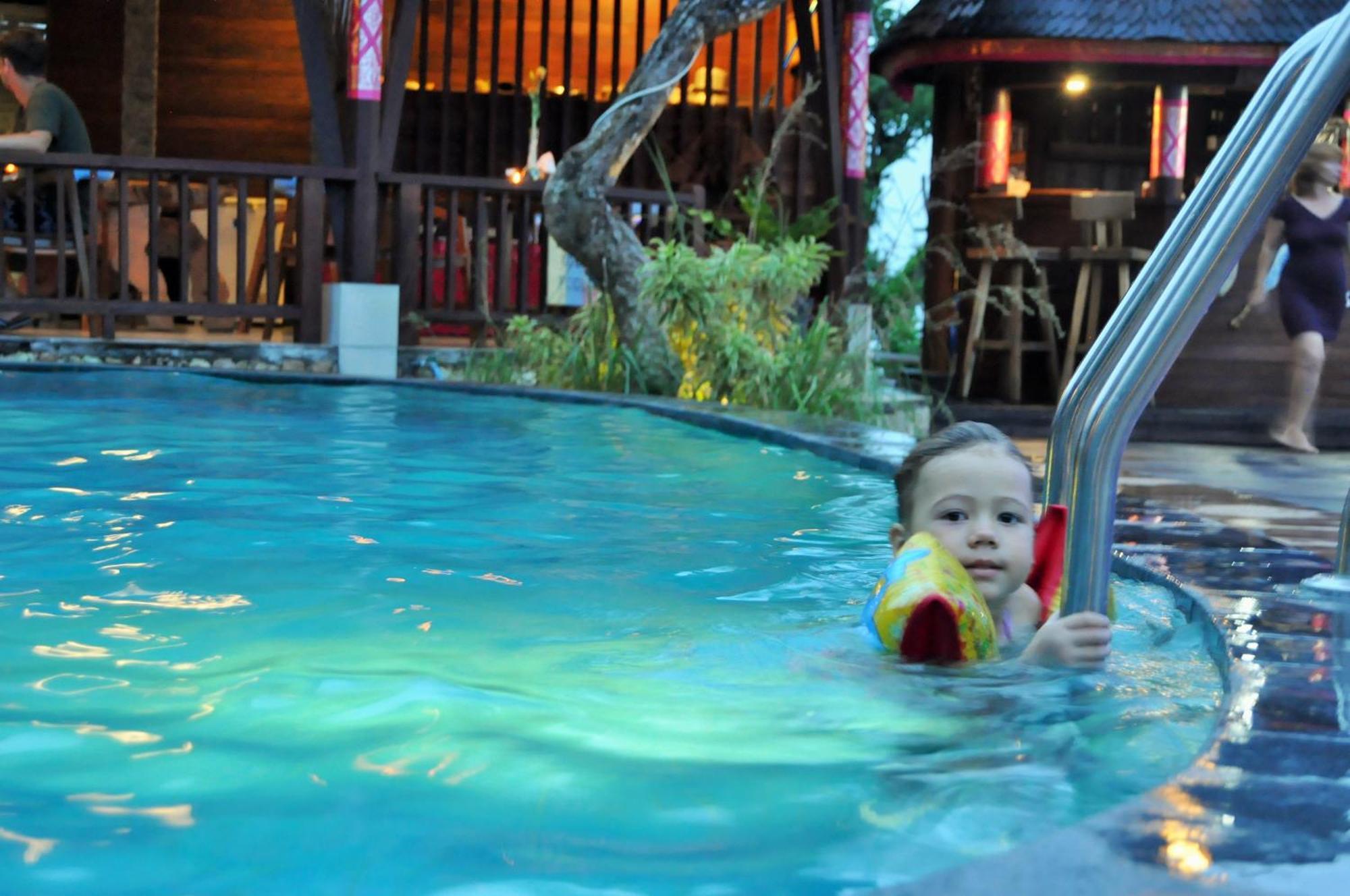 Ocean Terrace Suite And Spa Luxury Batununggul ภายนอก รูปภาพ
