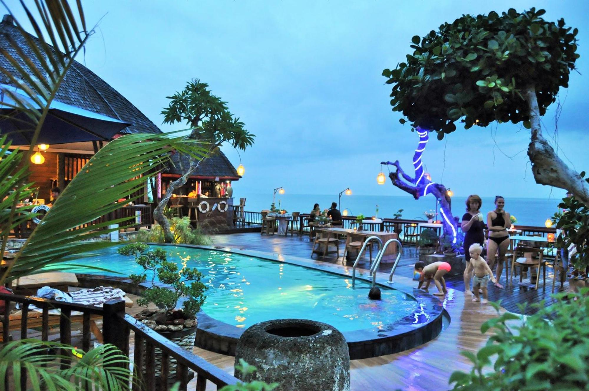 Ocean Terrace Suite And Spa Luxury Batununggul ภายนอก รูปภาพ