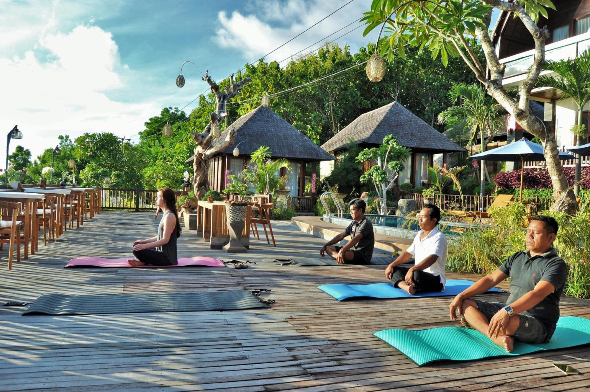 Ocean Terrace Suite And Spa Luxury Batununggul ภายนอก รูปภาพ